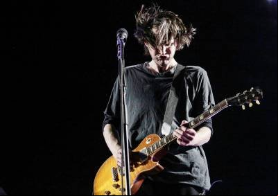 Ex-guitarrista do Red Hot Chili Peppers escapa da prisão após matar pedestre Ex-guitarrista do Red Hot Chili Peppers escapa da prisão após matar pedestre