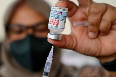 Moderna diz que terceira dose de sua vacina aumentou proteção contra ômicron
