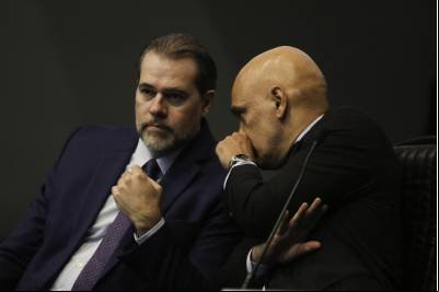 Moraes e Toffoli votam para tornar 100 golpistas réus por ataques em Brasília