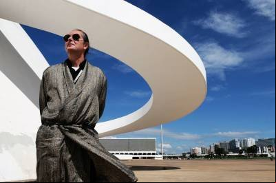Charles Cosac retoma a paixão de publicar livros com nova editora
