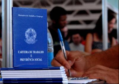 Especialistas discutem se é possível revogar reforma trabalhista