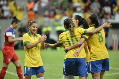 Seleção feminina ganha novo uniforme para disputar Copa do Mundo; confira