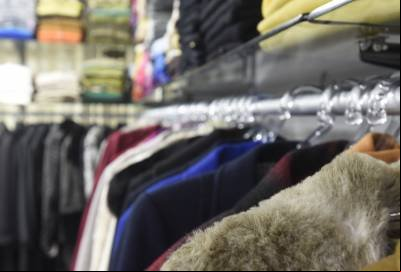 Dia dos Pais: roupas e perfumes são os presentes mais procurados, indica CNC