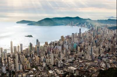 Balneário Camboriú tem o metro quadrado de imóvel mais caro; veja ranking Balneário Camboriú tem o metro quadrado de imóvel mais caro; veja ranking